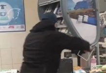 В Мариуполе мужчина с топором влетел в супермаркет и устроил погром из-за маски