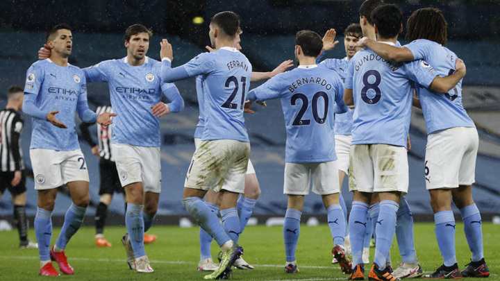 "Манчестер Сити" стал новым чемпионом английской премьер-лиги