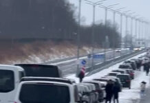 «Нечего по заграницам шастать»: в новогодние праздники на границе с ЕС продавали места в очередях