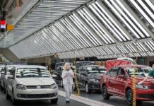 Volkswagen может продать три завода китайским автоконцернам