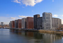 На фоне падения продаж застройщики начали пересматривать бизнес-модели