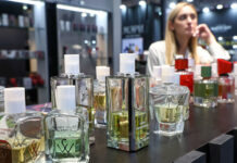 Духи на вес золота: сколько россияне тратят на парфюмерию