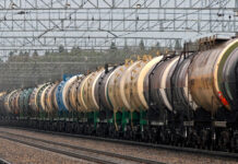 Правительство хочет ввести месячный запрет на экспорт бензина: названы плюсы и минусы