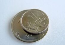 Курс на март: рубль ждет мирного соглашения по Украине и отмены санкций