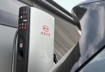 BYD представила мегаваттные зарядные станции: 400 км запаса хода всего за 5 минут