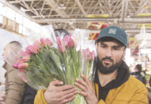 Цветочный бум в преддверии 8 Марта: как можно сэкономить на букетах к празднику