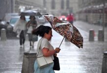 Завтра Украину накроют сильные дожди с грозами: каким областям в четверг не повезет