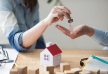 Ипотеке грозит обвал: выдача жилищных кредитов может просесть более чем на треть