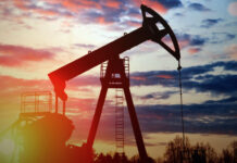 Трамп хочет запретить покупку российской нефти: США озвучили новые санкции