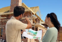 «А вместо дома — кот в мешке»: новый закон позволит усилить контроль в загородном строительстве