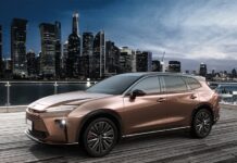 Toyota Crown признан самым безопасным автомобилем Японии