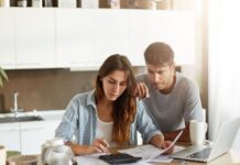 Каждый четвертый россиянин ведет раздельный семейный бюджет: ВТБ узнал, на что тратят и как копят в семьях