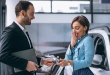 Продажи новых автомобилей в России сократились почти на 11%