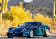 Этот уникальный автомобиль выглядит как Alfa Romeo, но технически является Dodge Viper