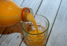 Апельсиновый сок вместо американской валюты: в России появился новый финансовый инструмент