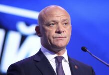 «Почему не в окопах?» — мэр Одессы Труханов «наехал» на военнослужащего за вопрос о Пушкине