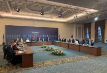 Прекращение огня, обмены и встреча лидеров – о чем договаривались Умеров и Мединский в Стамбуле