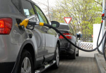 Названы августовские угрозы для автовладельцев: насколько подорожает бензин