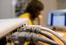 «Не на связи»: в России выросли сроки подключения к проводному интернету