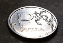 Почему ЦБ РФ отложил публикацию прогнозов по курсу рубля: эксперты нашли объяснение