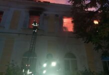 Оккупанты обстреляли Херсон: есть жертвы и разрушения