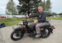 Американец из Аляски получил новый мотоцикл «Урал» в подарок от Путина