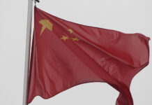 Жесткое ограничение льгот государственным служащим связали с ущербом экономике