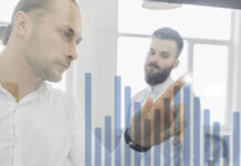 «Черные лебеди» прилетят осенью: названы пять главных экономических рисков