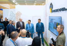 Руководитель Оренбургской области оценил достижения нефтегазовой отрасли на выставке
