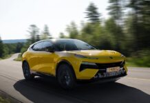 В Китае замечен гибридный Lotus Eletre