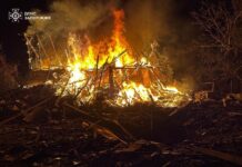 Войска РФ сбросили авиабомбы на Запорожье – есть жертвы, в Сети показали видео пожаров