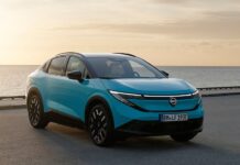 Nissan намекнул на возможный выход полноприводного Leaf