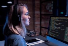 Айтишникам увеличивают зарплаты под их массовое увольнение