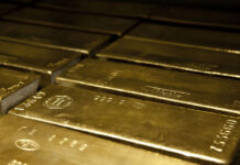 Названы плюсы и минусы растущего в цене золотого запаса России