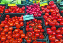 Томат-тест: эксперт назвала «подводные камни» сверхдорогих помидоров