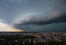 Украину накроет мощный циклон: синоптик рассказала, как изменится погода и где будет снег уже в выходные