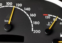 Китайское правительство планирует ограничить разгон до “сотни” автомобилей