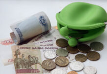 Противостояние между банками и маркетплейсами может ударить по потребителю: цены на онлайн-товары вырастут