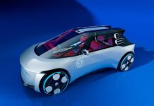 Представлен концепт Peugeot Polygon с квадратным рулем и цифровым лобовым стеклом