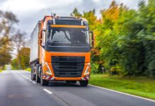 В России запустят движение фур без водителя на М-11 и ЦКАД