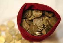 Биткоин обвалился: надо ли россиянам вкладываться в криптовалюту