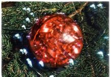 От вина до советских ёлочных игрушек: эксперт рассказал о новогодних инвестициях для россиян