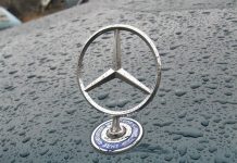 Дональду Трампу не удалось убедить Mercedes-Benz переехать в США