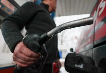 Названы причины, по которым бензин на автозаправках продолжит расти в цене