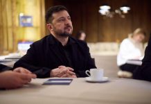 Зеленский непечатным выражением призвал выслать россиян из США и Европы