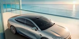 Geely представила новую гибридную версию седана Starshine 8 с запасом хода 1725 км