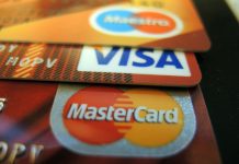 Льготы россиянам планируется предоставлять по банковским картам