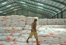 Не только бензин: 5 неожиданных товаров, которые могут подорожать из-за войны на Ближнем Востоке (кроме яиц)