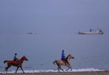 Ключи от Ормуз: Иран назначил цену за проход по важному морскому маршруту