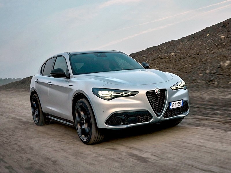 Alfa Romeo представила обновленный седан Giulia и кроссовер Stelvio